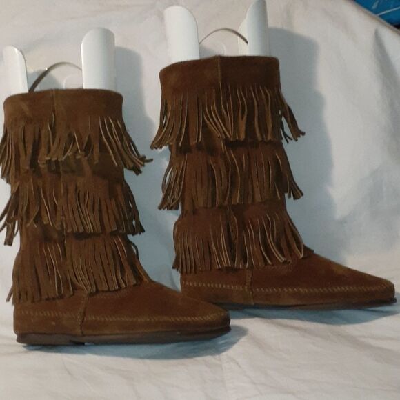 Minnetonka 3 Levels of Fringe‎ Tall Suede Boots 8 - Picture 2 of 9